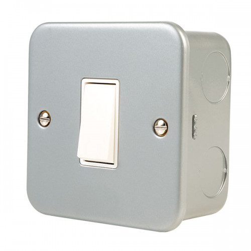Click Scolmore CL011 Metal Clad 10AX 1 Gang 2 Way Plate Switch with Back Box & Knockouts