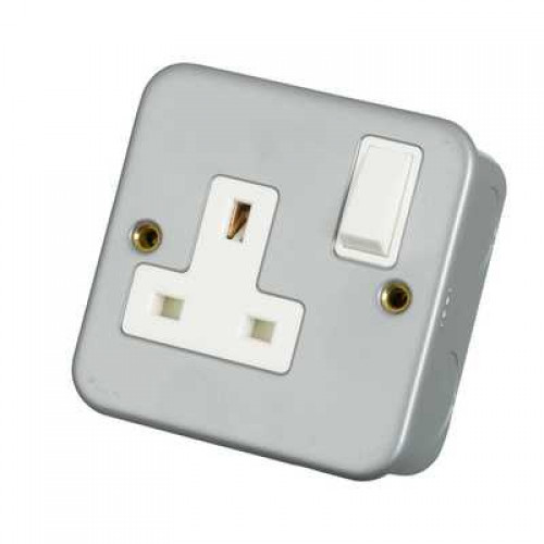 Click Scolmore CL035 Metal Clad 1 Gang 13A DP UK Switched Socket with Back Box & Knockouts